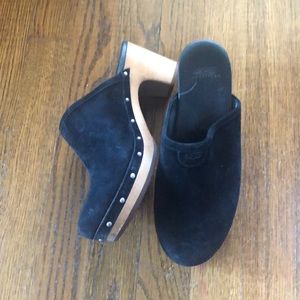 UGG Abbie Wood Mules Black Suede - size 7